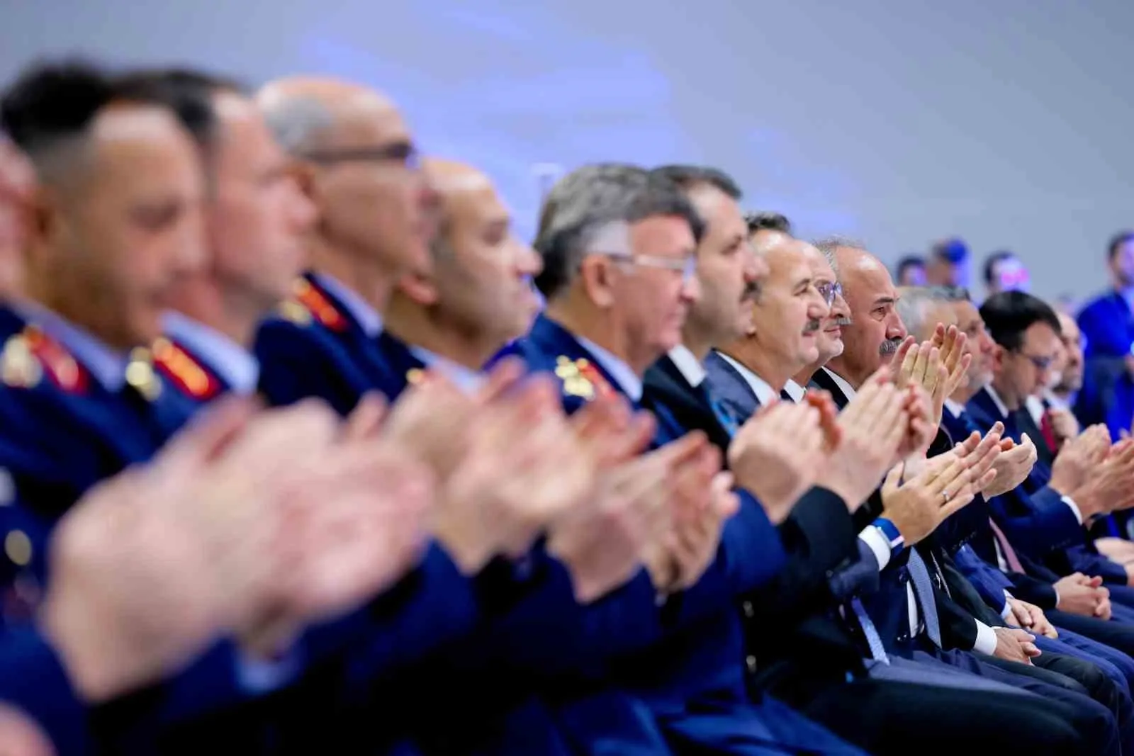 SAVUNMA SANAYİİ BAŞKANLIĞI'NCA YENİ NESİL TEMEL EĞİTİM UÇAĞI HÜRKUŞ-II'NİN KABUL FAALİYETİ KAPSAMINDA TÜRK HAVACILIK VE UZAY SANAYİİNİN (TUSAŞ) KAHRAMANKAZAN TESİSLERİNDE TESLİMAT TÖRENİ DÜZENLENDİ.