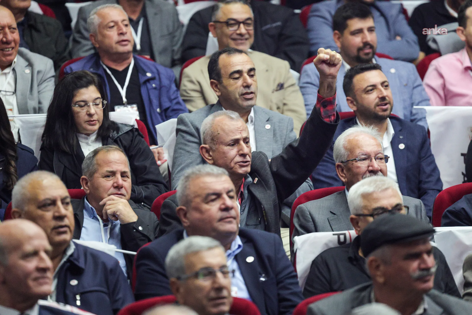 Özgür Özel'den Recep Tayyip Erdoğan'a: 'Savaştayız' yanıtı — fotoğraf 3