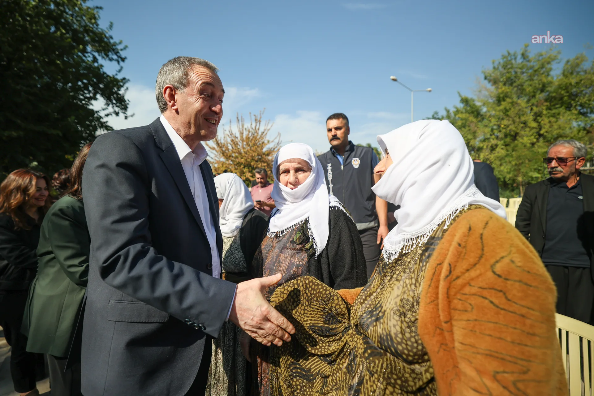 Tuncer Bakırhan bütçe kampanyasını Siirt'te başlattı