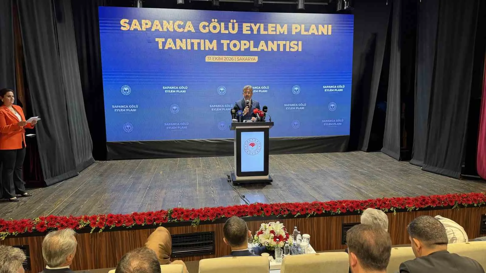 TARIM VE ORMAN BAKANI İBRAHİM YUMAKLI, TÜRKİYE’DE KİŞİ BAŞINA DÜŞEN KULLANILABİLİR SU MİKTARININ 1.297 METREKÜPE GERİLEDİĞİNİ AÇIKLAYARAK SU STRESİ UYARISINDA BULUNDU. SAPANCA GÖLÜ HAVZASI İÇİN 5 YILDA 25,5 MİLYAR LİRALIK YATIRIM YAPILACAĞINI BELİRTEN BAKAN YUMAKLI, "HAVZAMIZA YAKLAŞIK YILDA 114 MİLYON METREKÜPLÜK BİR SU KAZANDIRMAYI PLANLIYORUZ" DEDİ.