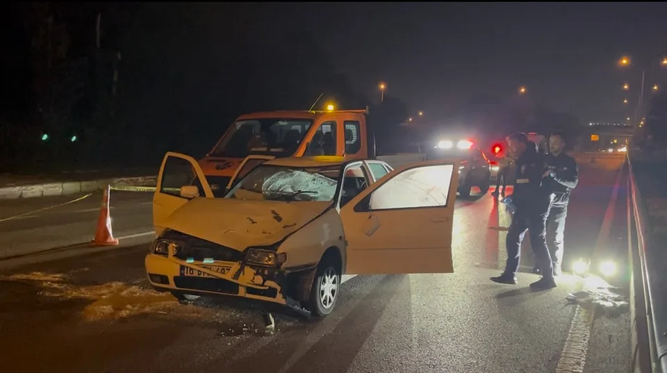BURSA’DA FECİ KAZA: KARŞIYA GEÇMEK İSTERKEN OTOMOBİL ÇARPTI, HAYATINI KAYBETTİ