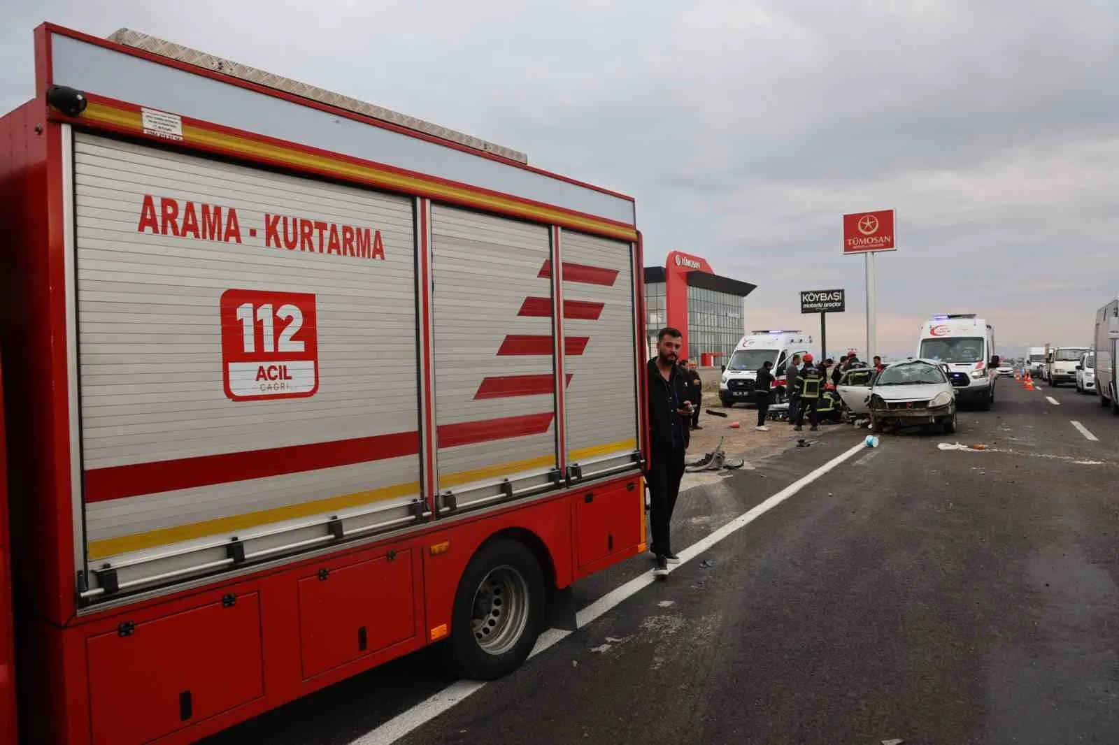 NEVŞEHİR'DE AYNI YÖNDE SEYİR HALİNDE OLAN İKİ OTOMOBİLİN ÇARPIŞMASI SONUCU MEYDANA GELEN TRAFİK KAZASINDA 7 KİŞİ YARALANDI.