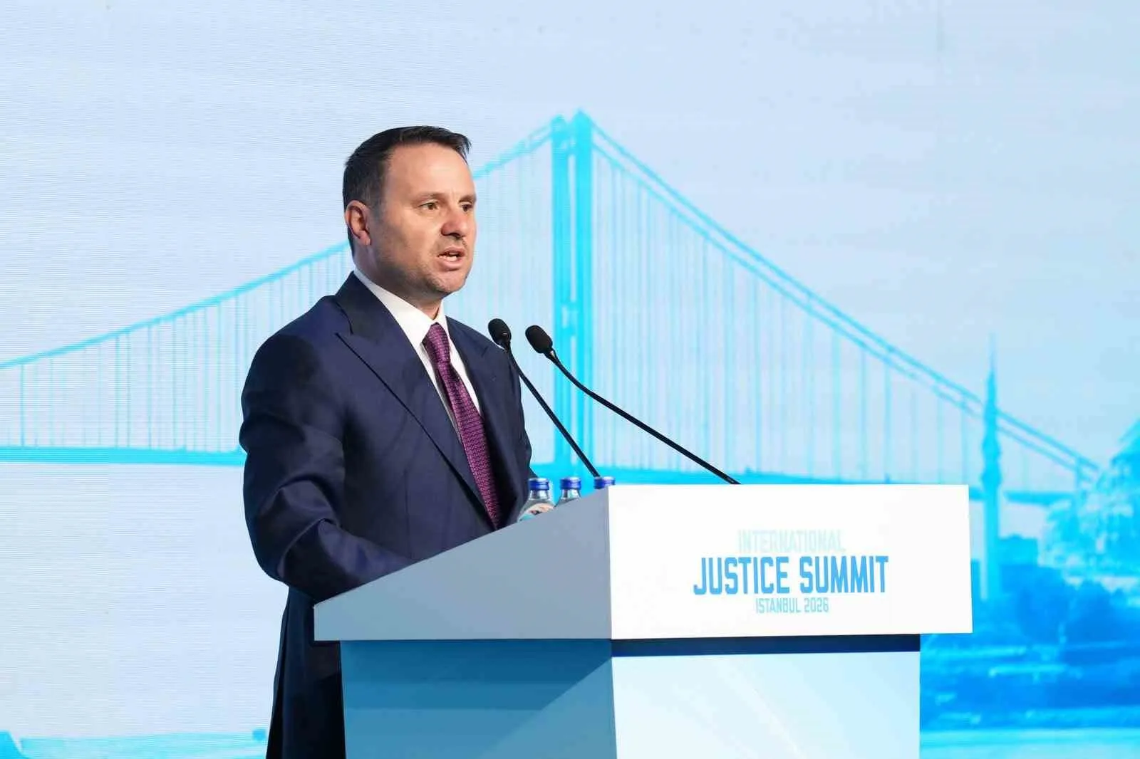 ADALET BAKANI AKIN GÜRLEK, FİLİSTİN ADALET BAKANI ŞERHABİL EL-ZAİM'İN İSRAİL MAKAMLARINCA ÜLKE DIŞINA ÇIKIŞINA İZİN VERİLMEMESİ NEDENİYLE ZİRVEYE KATILAMAMASININ "SON DERECE KAYGI VERİCİ" OLDUĞUNU SÖYLEDİ.