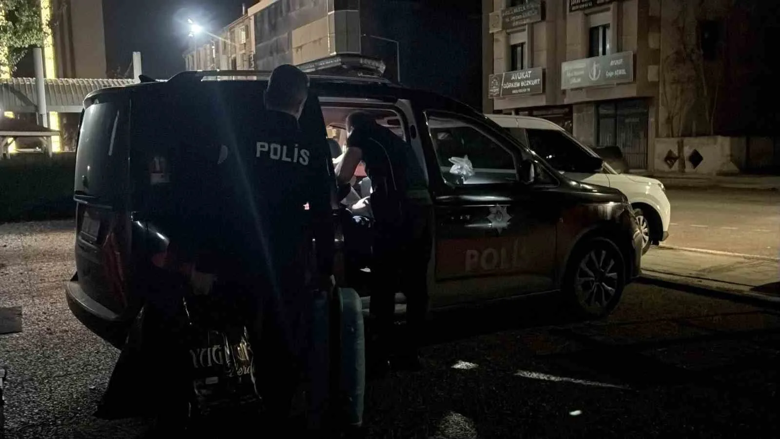 ŞAHISLAR POLİS EKİPLERİ TARAFINDAN CEZAEVİNE GÖTÜRÜLDÜ