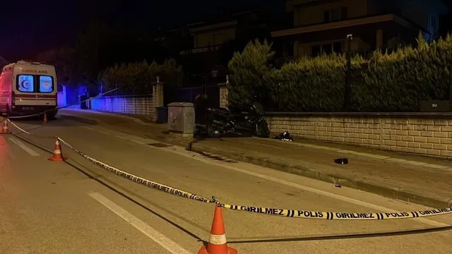 KONTROLDEN ÇIKARAK TRAFOYA ÇARPAN MOTOSİKLET SÜRÜCÜSÜ HAYATINI KAYBETTİ