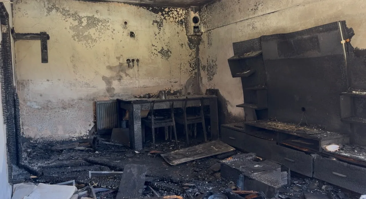 BALIKESİR'İN BANDIRMA İLÇESİNDE BİR APARTMAN DAİRESİNDE MEYDANA GELEN PATLAMANIN ARDINDAN ÇIKAN YANGINDA 8 KİŞİ YARALANDI.
