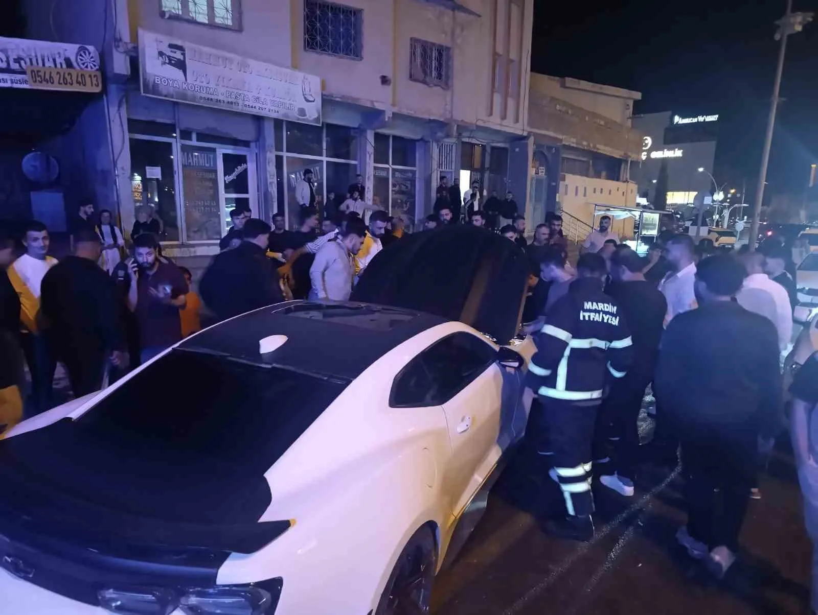 MARDİN’İN KIZILTEPE VE NUSAYBİN İLÇELERİNDE MEYDANA GELEN TRAFİK KAZALARINDA 4 KİŞİ YARALANDI.
