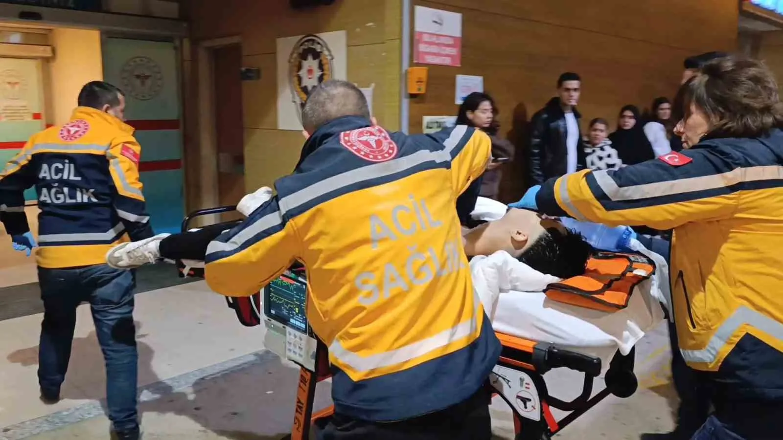 İNEGÖL’DE KIZ MESELESİ İDDİASI KANLI BİTTİ: 1 ÖLÜ, 2 YARALI