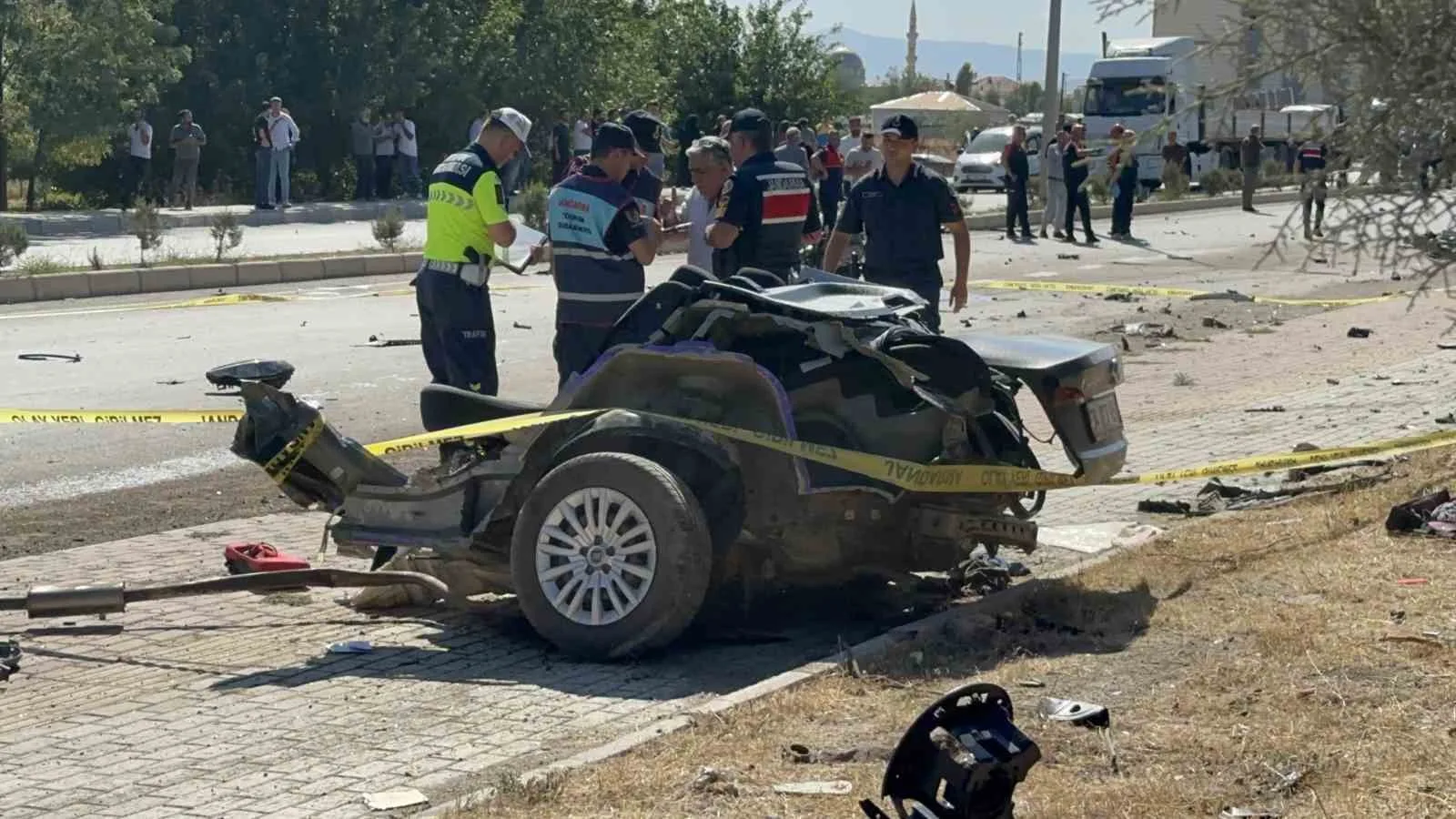 ELAZIĞ’DA EYLÜL AYININ TRAFİK KAZA BİLANÇOSU AÇIKLANDI. BU SÜRE İÇİNDE MEYDANA GELEN 313 KAZADA 256 KİŞİ YARALANIRKEN 4 KİŞİ DE HAYATINI KAYBETTİ