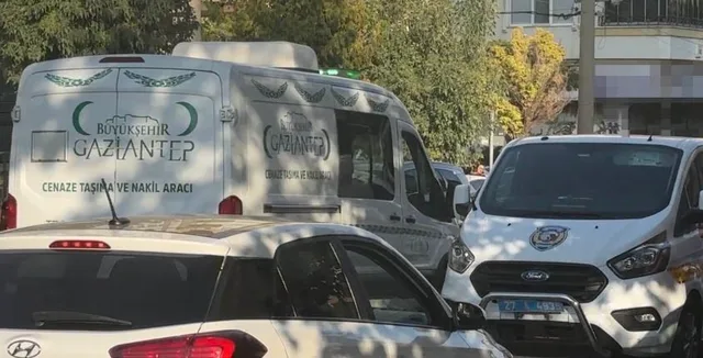 GAZİANTEP’TE BİR ŞAHIS, EVDE TARTIŞTIĞI ARKADAŞINI ÖLDÜRÜP İNTİHAR ETTİ