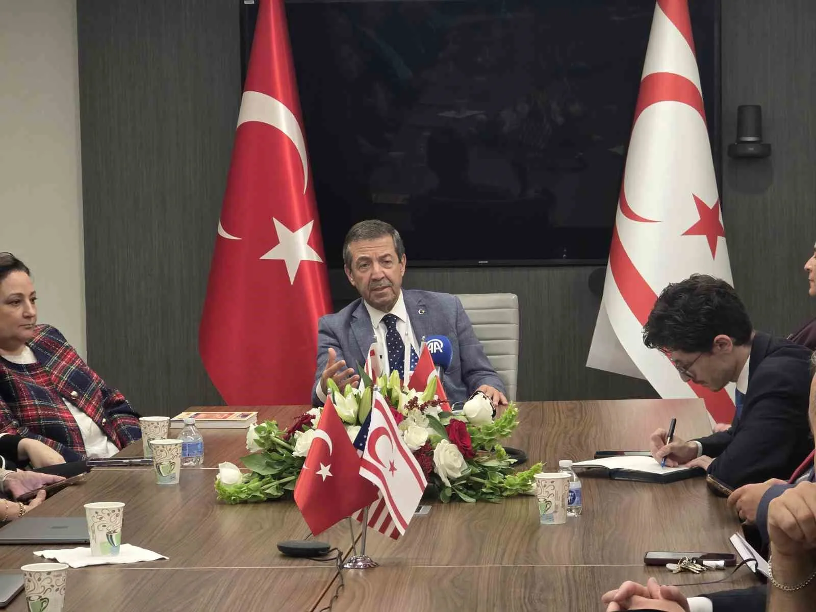 KKTC DIŞİŞLERİ BAKANI ERTUĞRULOĞLU: "RUMLARLA YENİ BİR ORTAKLIK KURMA DİYE BİR SEÇENEK YOK"