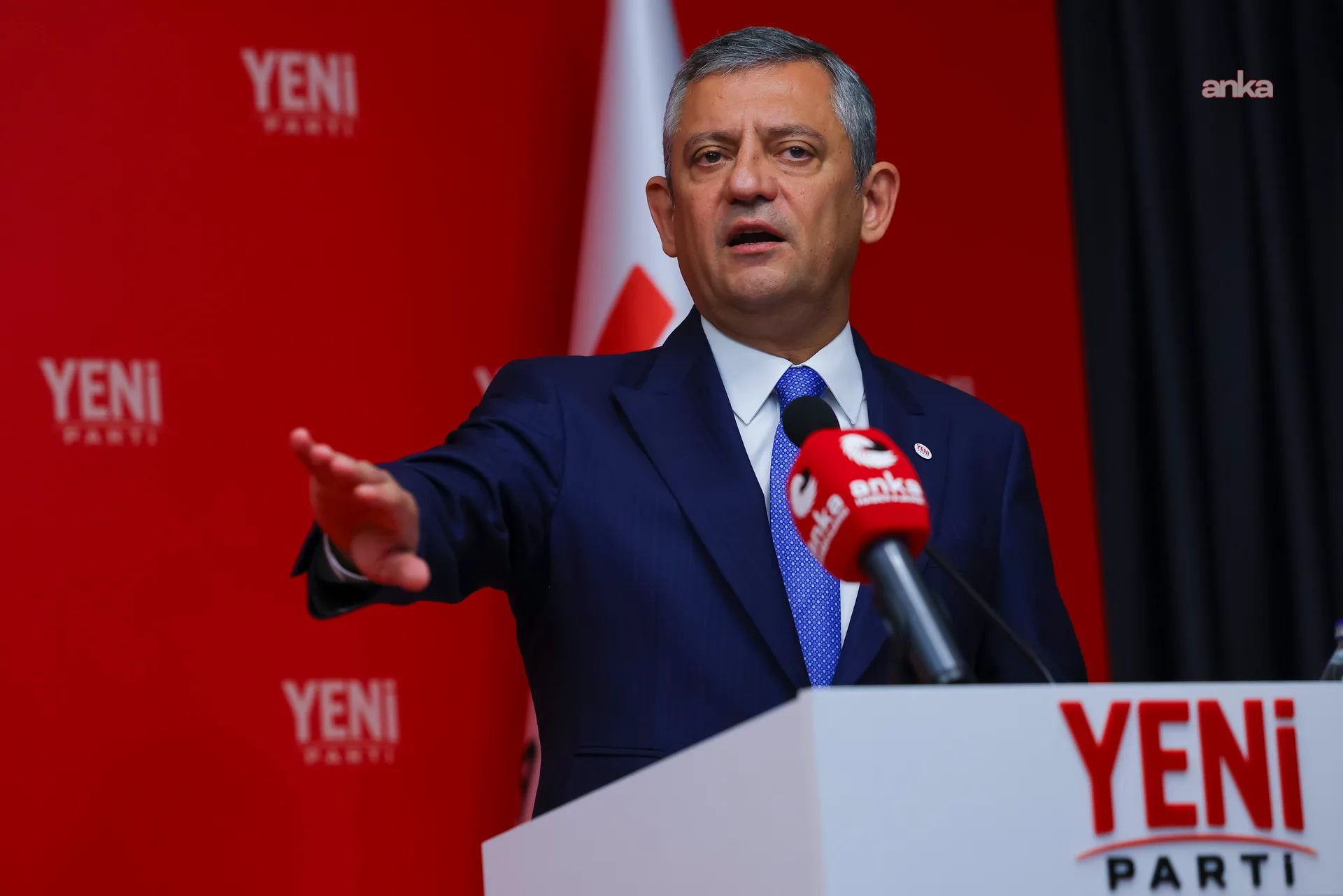 YENİ Parti-TİP görüşmesi... Özgür Özel: “Rehin alan mülkün sahibi olmaz. Mülkün asıl sahibi hala İzmirlilerdir”
