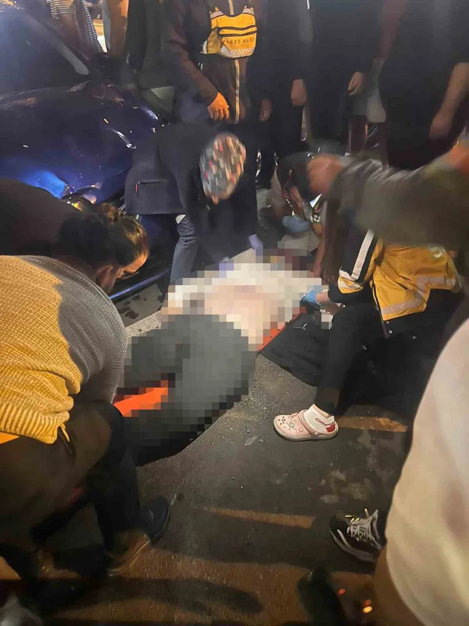 ALANYA İLÇESİNDE KAMYONET İLE MOTOSİKLETİN ÇARPIŞTIĞI KAZADA AĞIR YARALANAN 20 YAŞINDAKİ MOTOSİKLET SÜRÜCÜSÜ KALDIRILDIĞI HASTANEDE HAYATINI KAYBETTİ.