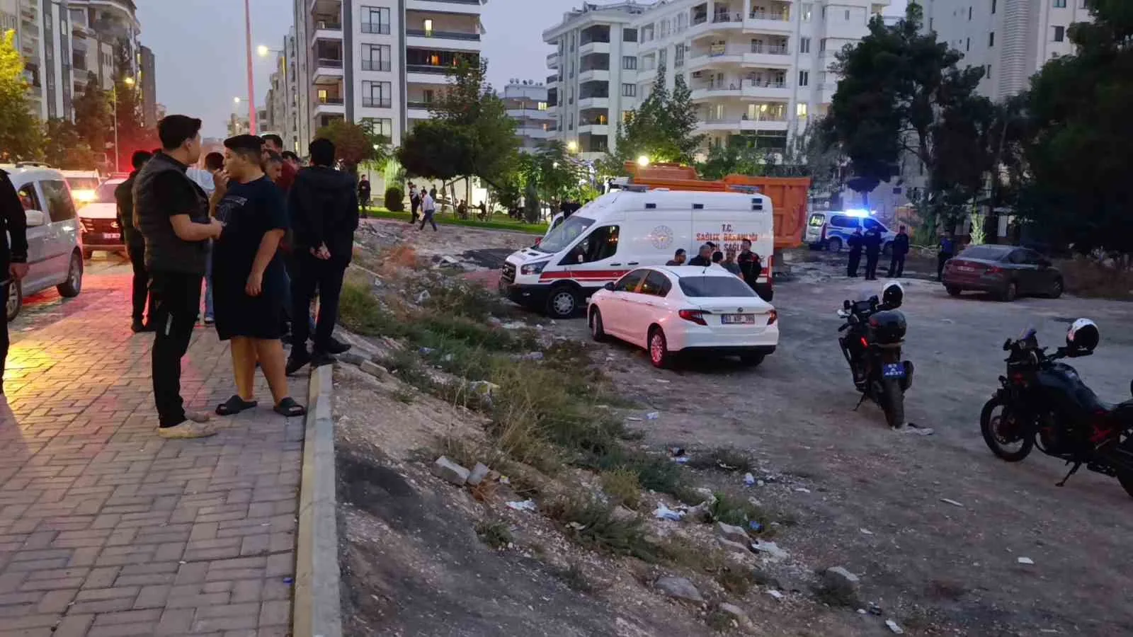 ŞANLIURFA'DA POLİSLE ÇATIŞAN FİRARİ ŞÜPHELİ KENDİ SİLAHIYLA YAŞAMINA SON VERDİ