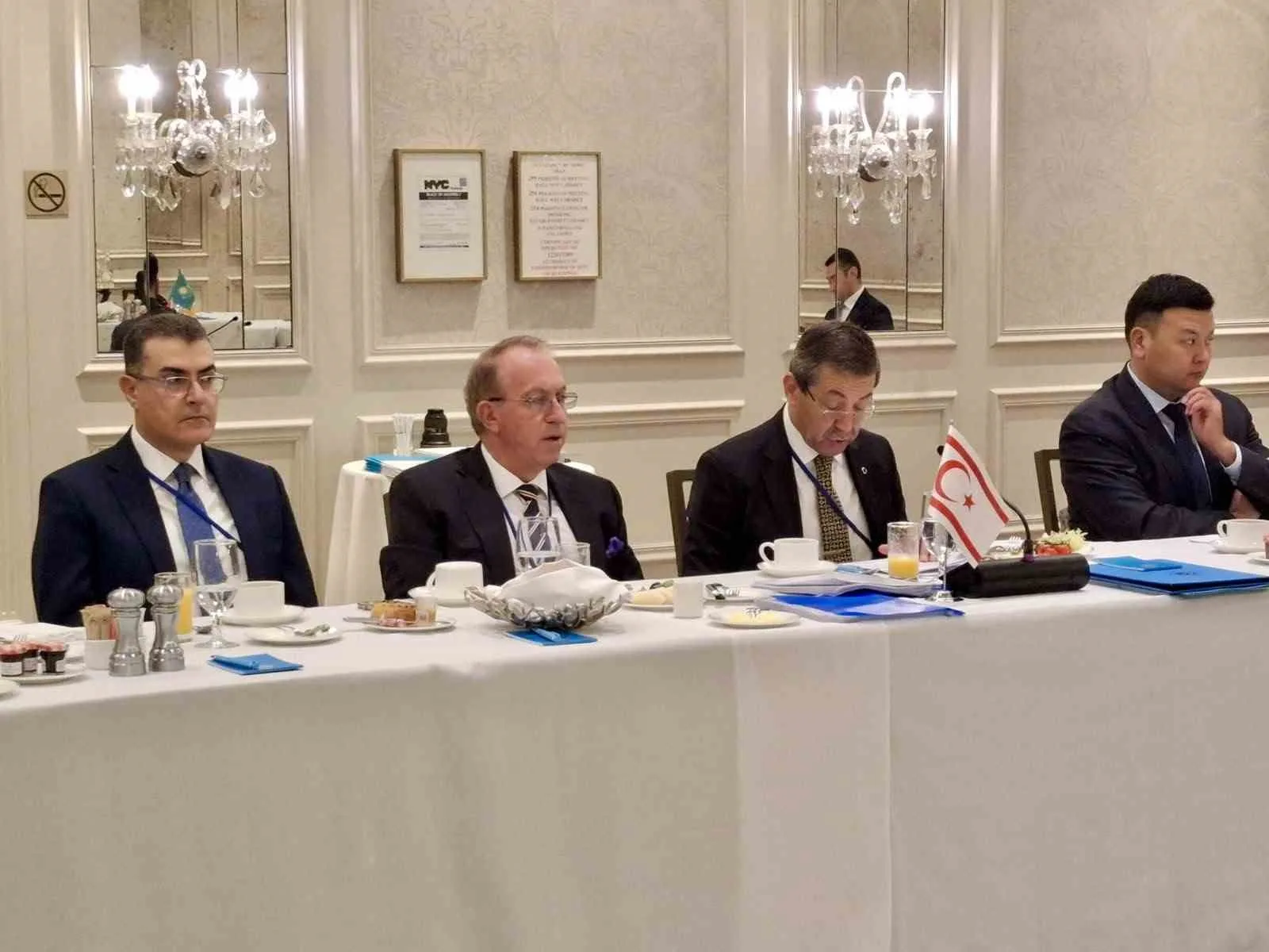 KKTC DIŞİŞLERİ BAKANI TAHSİN ERTUĞRULOĞLU, BİRLEŞMİŞ MİLLETLER (BM) 81. GENEL KURUL ÇALIŞMALARI KAPSAMINDA NEW YORK’TA DÜZENLENEN TÜRK DEVLETLERİ TEŞKİLATI (TDT) GAYRİRESMİ DIŞİŞLERİ BAKANLARI KONSEYİ TOPLANTISI’NDA KONUŞTU.