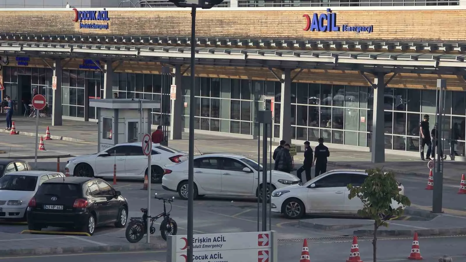 KÜTAHYA'DA 19 ÖĞRENCİ ZEHİRLENME ŞÜPHESİYLE HASTANEYE BAŞVURDU