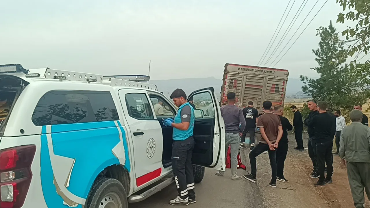 ŞIRNAK'TA MEYDANA MOTOSİKLET KAZASINDA SÜRÜCÜ HAYATINI KAYBETTİ.