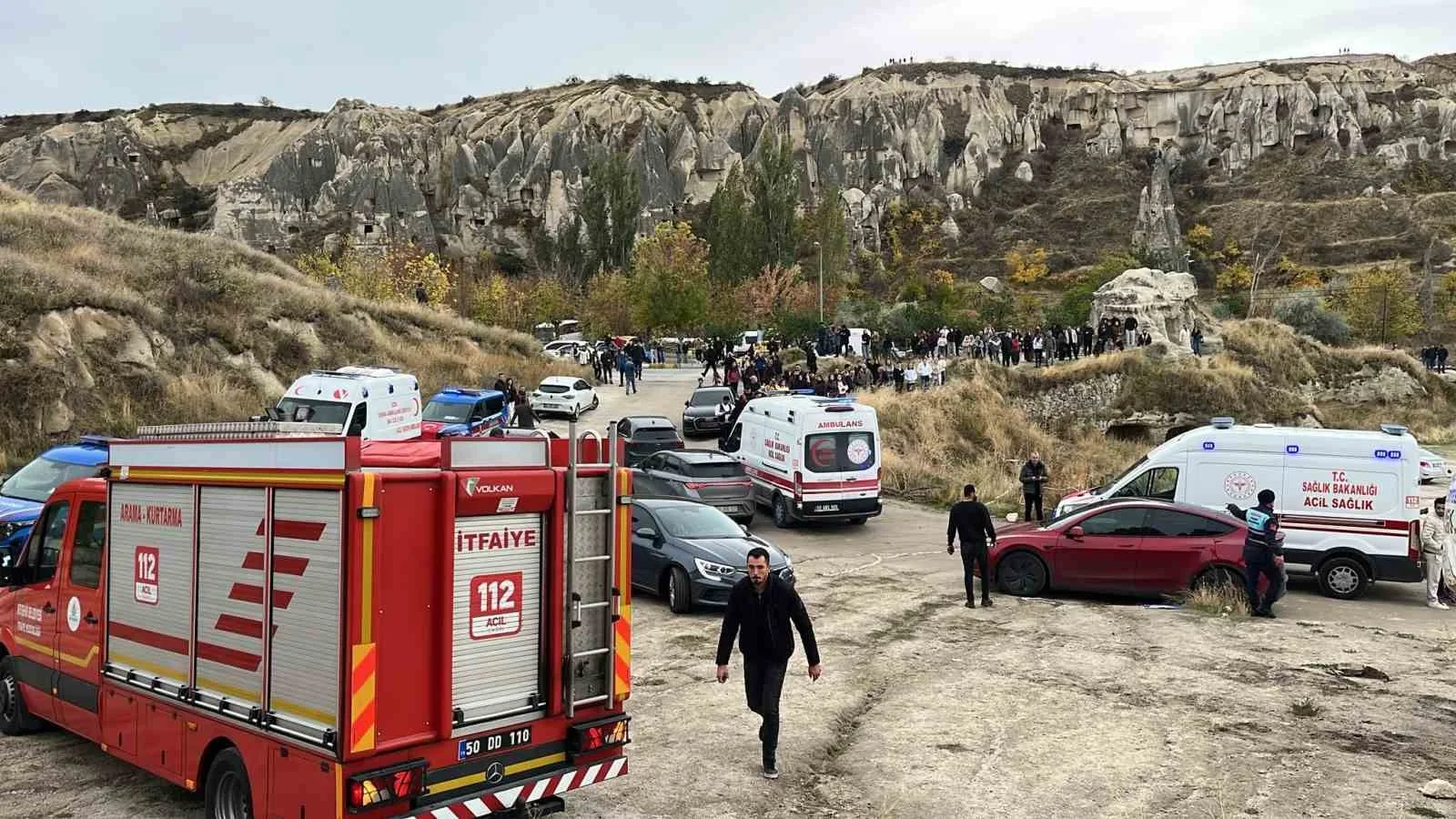 NEVŞEHİR'İN GÖREME BELDESİNDE ÇÖKEN PERİBACASINDA KAYALIKLARIN ALTINDA KALARAK HAYATINI KAYBEDENLERİN İSİMLERİ BELLİ OLDU.