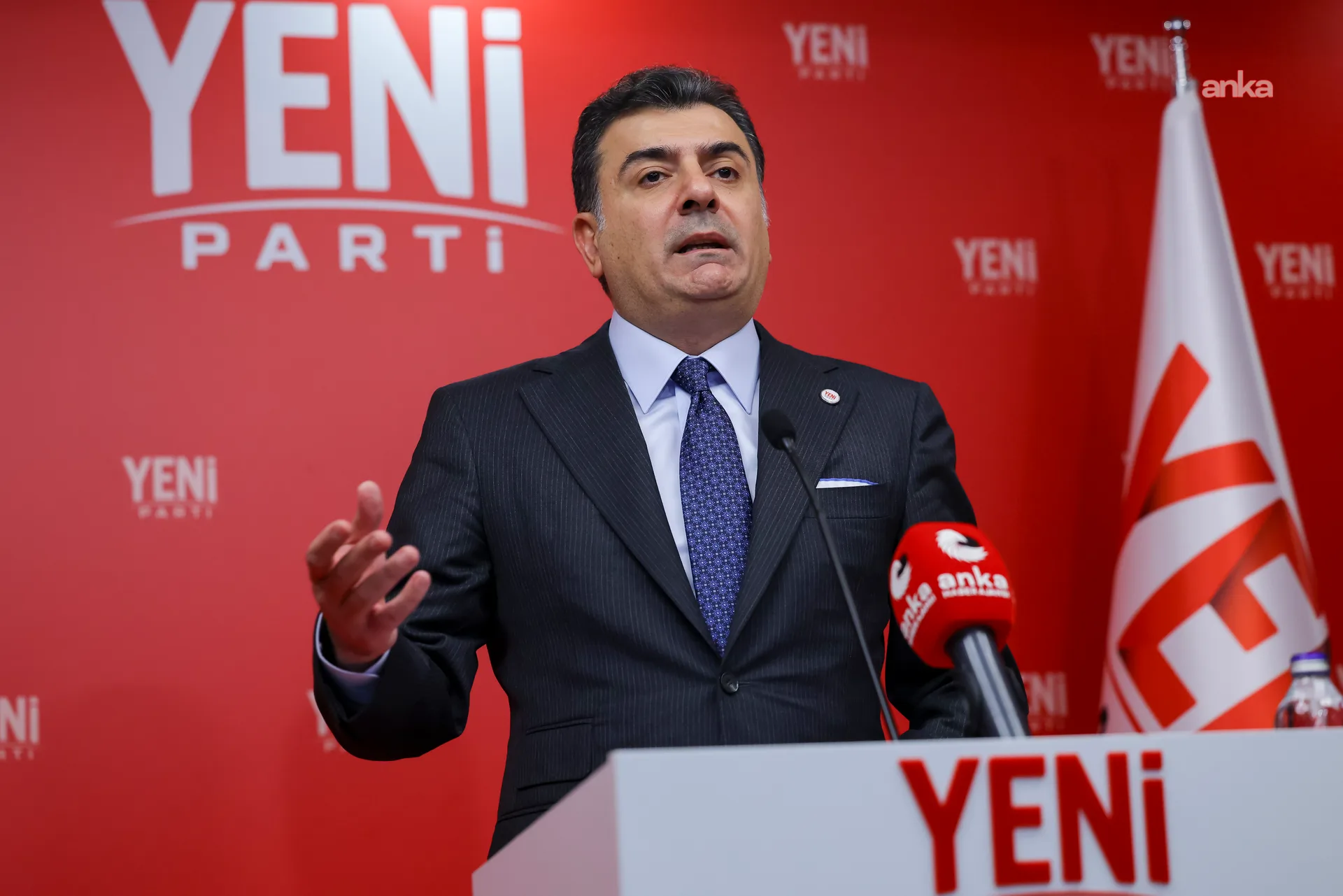 YENİ Parti fon krizi masasını topladı… Zeynel Emre: “Merrill Lynch vurgun yapmışken Mehmet Şimşek’in bakanlıkta oturması ne kadar etik”