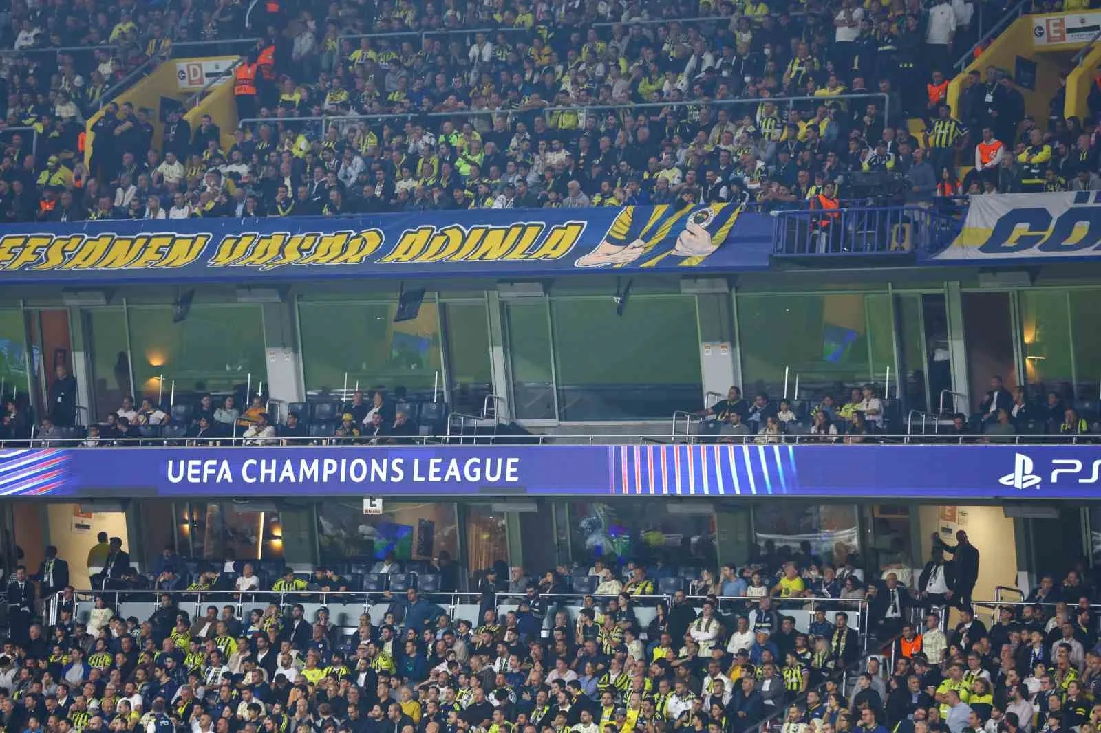 UEFA ŞAMPİYONLAR LİGİ’NİN 3. HAFTASINDA FENERBAHÇE, EVİNDE KARŞILAŞTIĞI ÇEKYA TEMSİLCİSİ SLAVİA PRAG İLE 2-2 BERABERE KALDI.