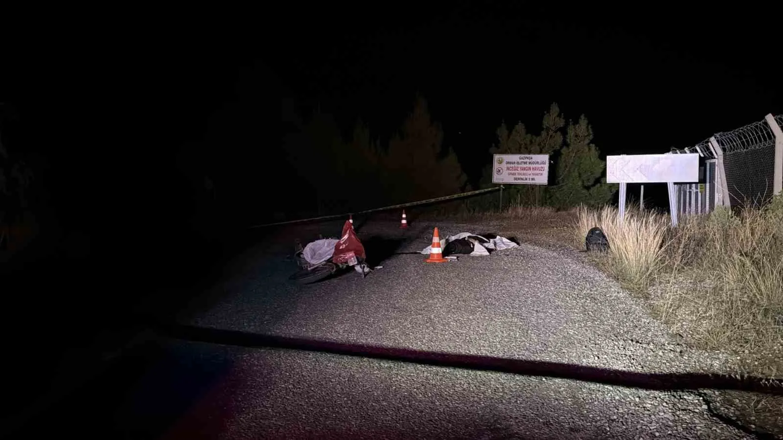 ANTALYA’NIN GAZİPAŞA İLÇESİNDE 20 YAŞINDAKİ GENÇ YOL KENARINDA ÖLÜ BULUNDU.