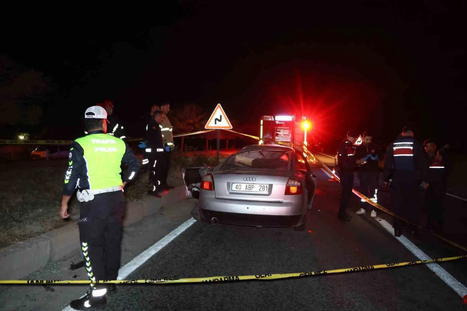 NEVŞEHİR’DE TIR İLE OTOMOBİLİN ÇARPIŞTIĞI KAZADA, OTOMOBİL SÜRÜCÜSÜ İLE OTOMOBİLDE BULUNAN BİR KADIN HAYATINI KAYBETTİ.