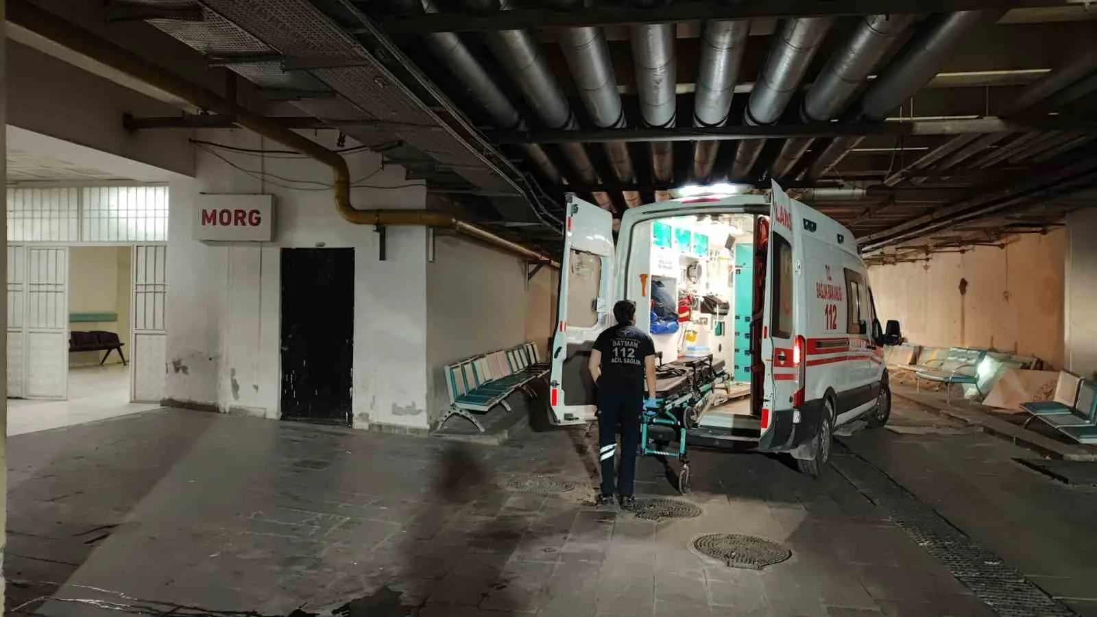 YAKINLARININ YARDIMIYLA BATMAN EĞİTİM VE ARAŞTIRMA HASTANESİNE KALDIRILAN YAVUZ, DOKTORLARIN YAPTIĞI TÜM MÜDAHALELERE RAĞMEN HAYATINI KAYBETTİ.