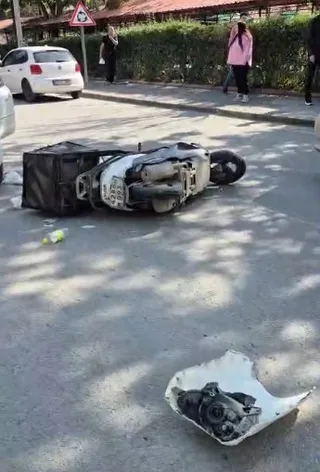 KONYA’NIN AKŞEHİR İLÇESİNDE MEYDANA GELEN TRAFİK KAZASINDA MOTOSİKLETLİ KURYE HAYATINI KAYBETTİ.