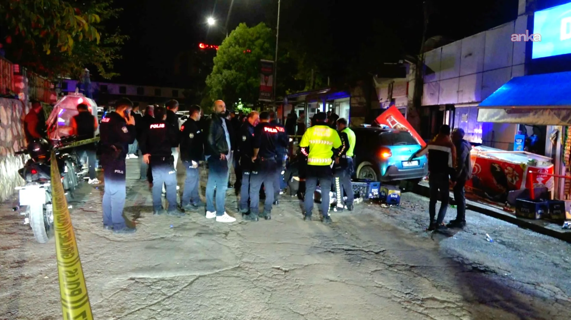 Tunceli'de otomobil büfeye çarptı: 5 yaralı — fotoğraf 2