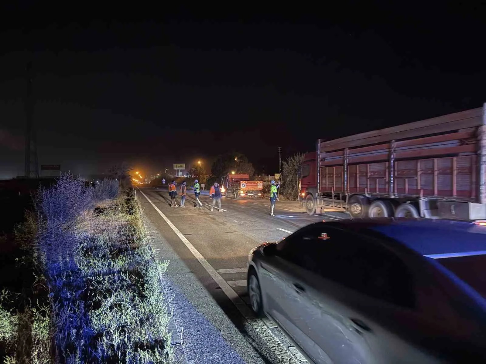 KAYSERİ’NİN İNCESU İLÇESİNDE 2 OTOMOBİLİN KARIŞTIĞI TRAFİK KAZASINDA 3 KİŞİ HAYATINI KAYBETTİ, 1 KİŞİ DE YARALANDI.