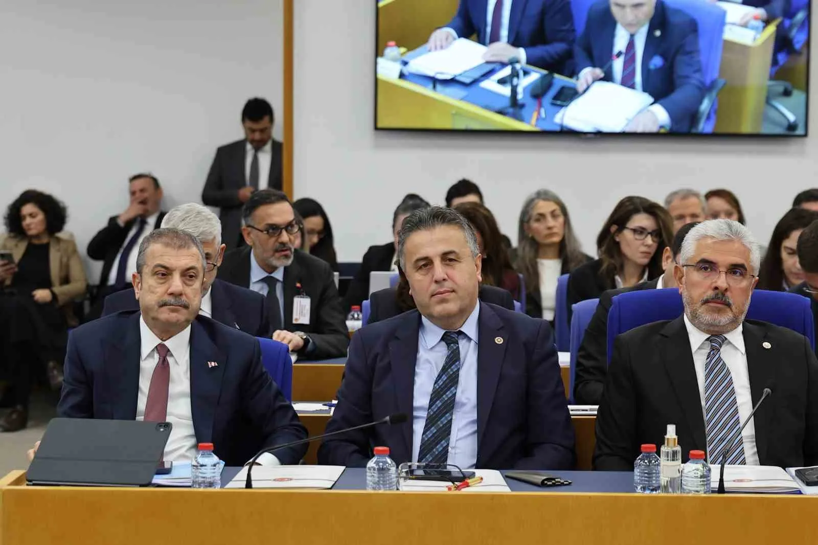 KAMUOYUNDA 'FON DÜZENLEMESİ' OLARAK BİLİNEN 'TASFİYESİNE KARAR VERİLEN BAZI YATIRIM FONLARI HAKKINDA KANUN TEKLİFİ' TBMM PLAN VE BÜTÇE KOMİSYONU'NDA GÖRÜŞÜLMEYE BAŞLADI.