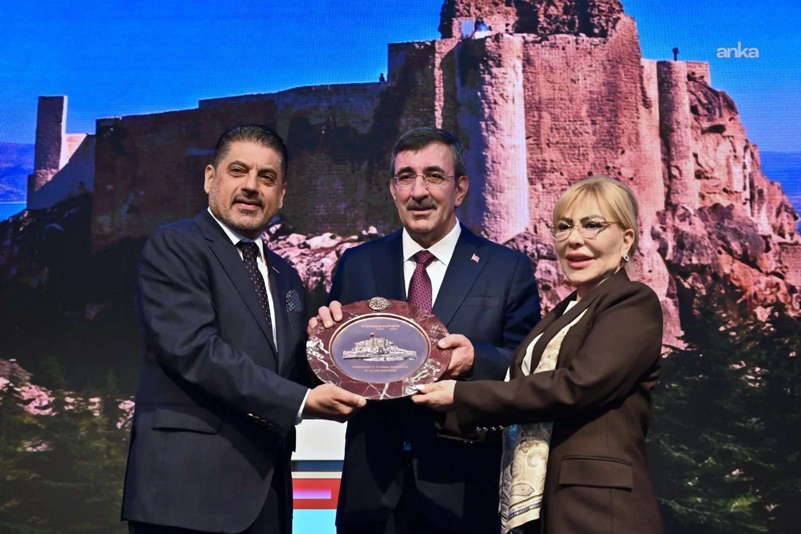 Cumhurbaşkanı Yardımcısı Yılmaz Elazığ'da konuştu: "Terörün yol açtığı güvenlik maliyetleri ve belirsizlikler ortadan kalktıkça başta Doğu ve Güneydoğ — fotoğraf 3