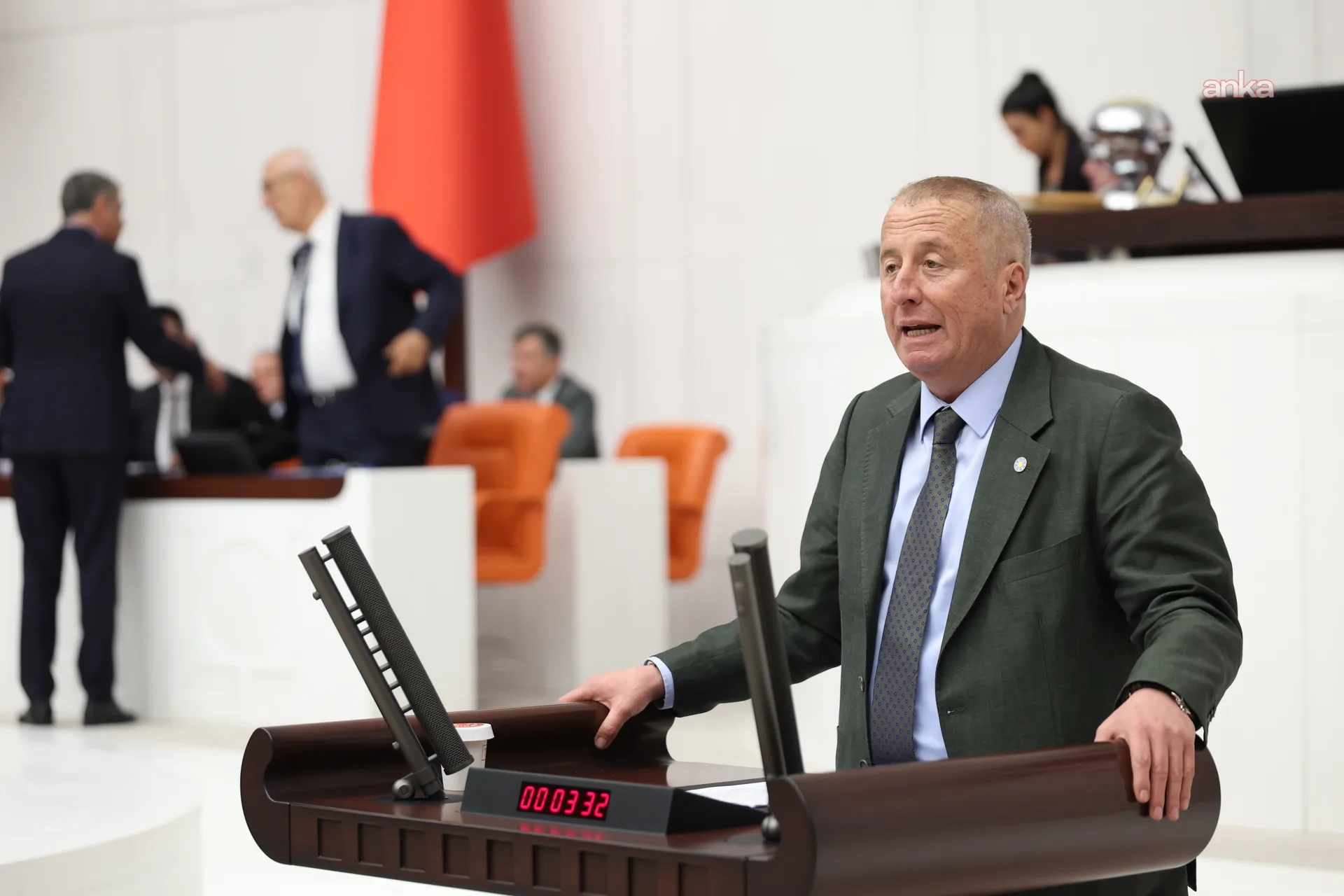 İYİ Partili Olgun'dan, vekil ve başkan transferlerine tepki: "Bu işler daha fazla giderse sandığa gitmeme sorunu olacak"