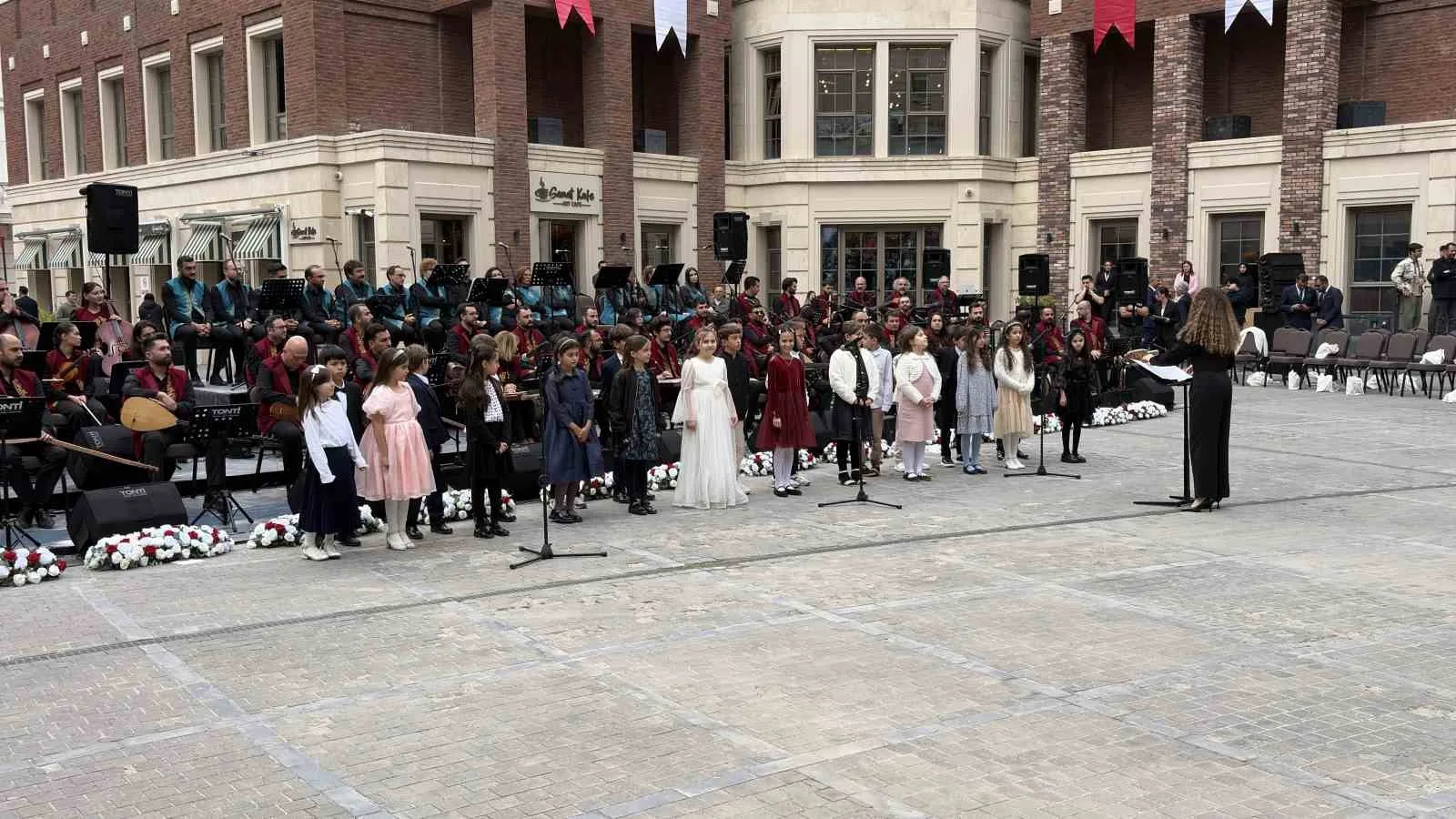 MİLLİ EĞİTİM BAKANI YUSUF TEKİN İLE İLİM YAYMA VAKFI MÜTEVELLİ HEYETİ BAŞKANI NECMEDDİN BİLAL ERDOĞAN, ANKARA MÜZİK VE GÜZEL SANATLAR ÜNİVERSİTESİ 2026-2027 AKADEMİK YILI AÇILIŞ TÖRENİ'NE KATILDI