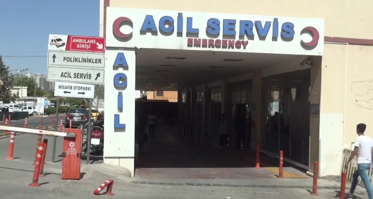 ŞANLIURFA'DA YAPRAK SARMASI 12 ÖĞRENCİYİ HASTANELİK ETTİ