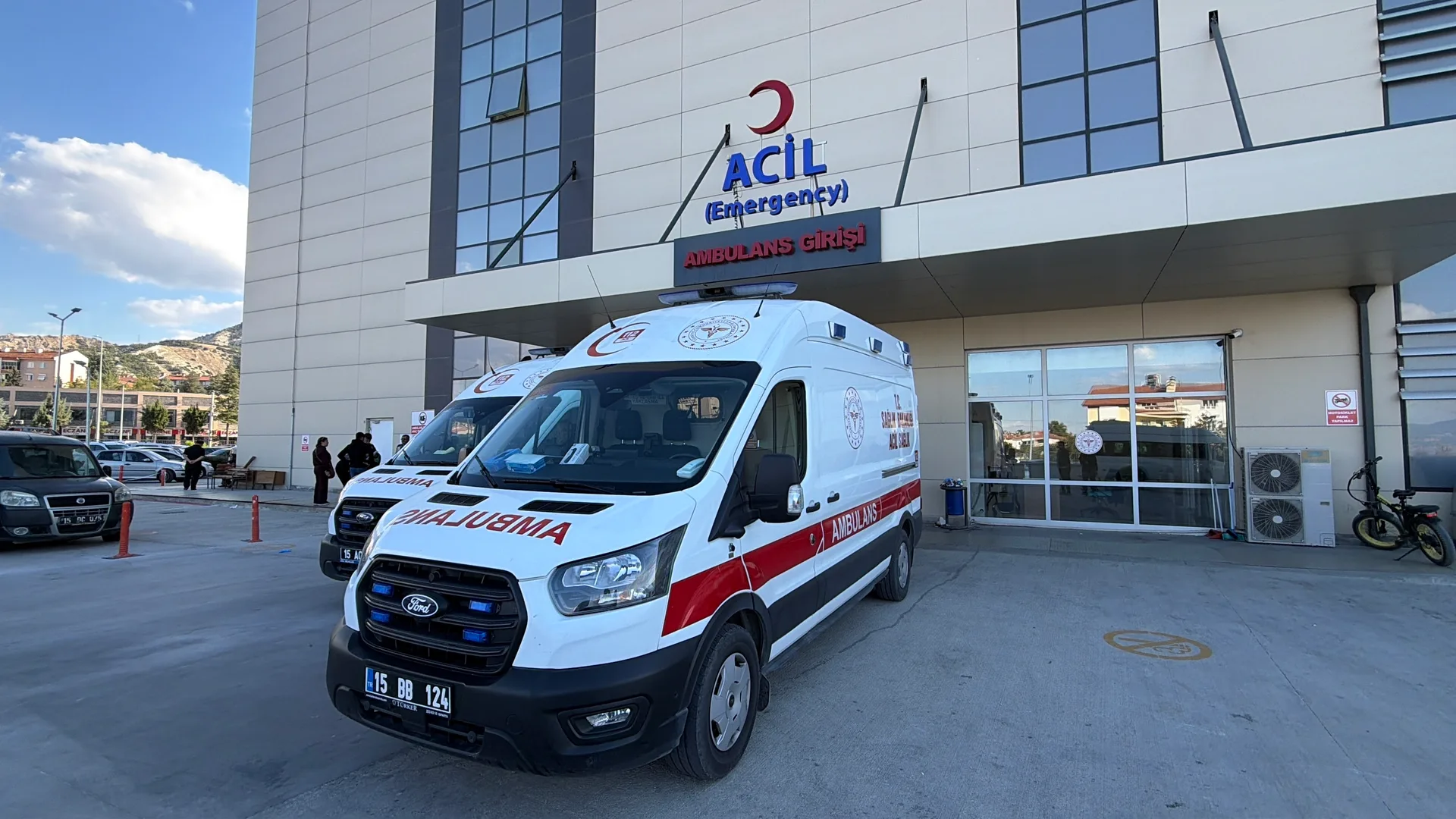 Burdur'da öğrenci yurdunda 52 kişi hastaneye başvurdu — fotoğraf 3