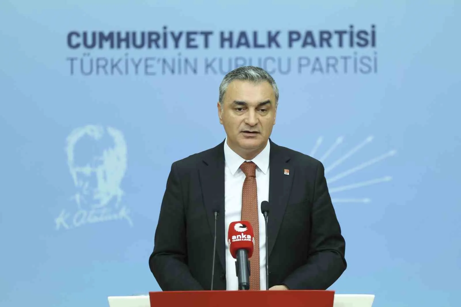 CHP SÖZCÜSÜ MÜSLİM SARI MYK GÜNDEMİNE İLİŞKİN GENEL MERKEZDE AÇIKLAMALARDA BULUNDU
