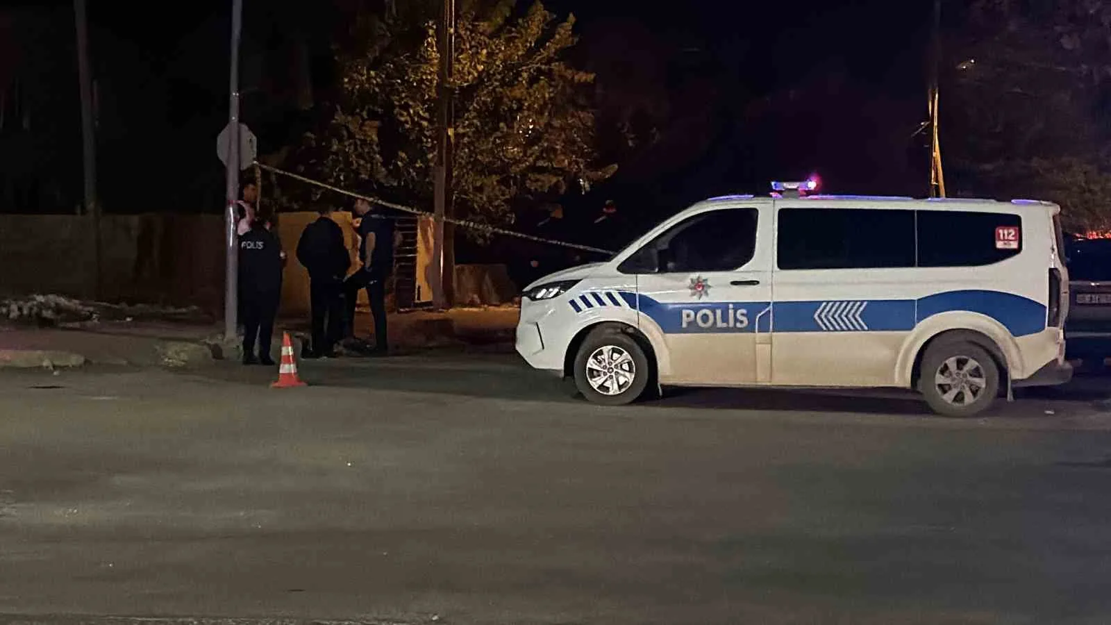 ADIYAMAN’DA, ‘YÜKSEK SESLİ MÜZİK’ MESELESİ DOLAYISIYLA ÇIKAN SİLAHLI ÇATIŞMADA ÇOK SAYIDA KİŞİ GÖZALTINA ALINDI.
