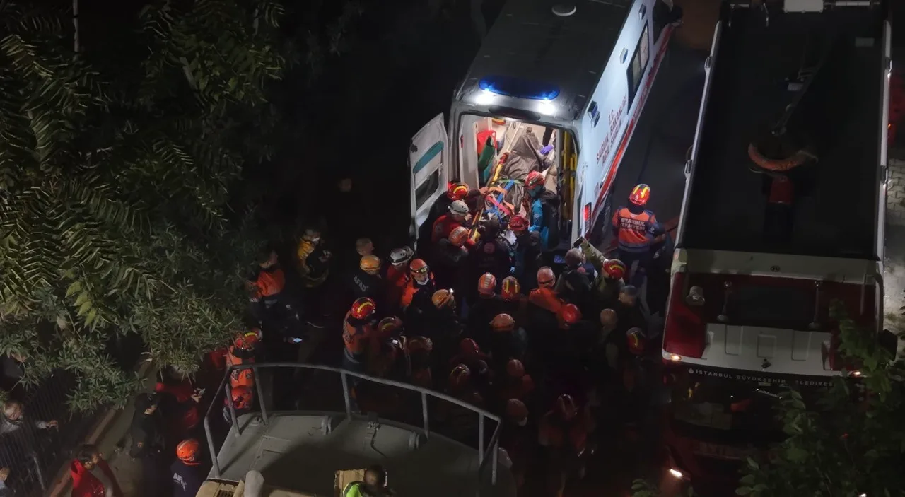 MALTEPE'DE ÇÖKEN BİNANIN ENKAZINDAN 22 SAAT SONRA HÜSEYİN ÖZKURT'UN CANSIZ BEDENİ ÇIKARILDI