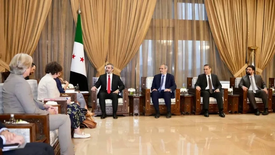 SURİYE DIŞİŞLERİ BAKANI ESAD HASAN ŞEYBANİ, KİMYASAL SİLAHLARIN YASAKLANMASI ÖRGÜTÜ (OPCW) GENEL DİREKTÖRÜ SABRİNA DALAFİOR İLE BİR ARAYA GELDİ.