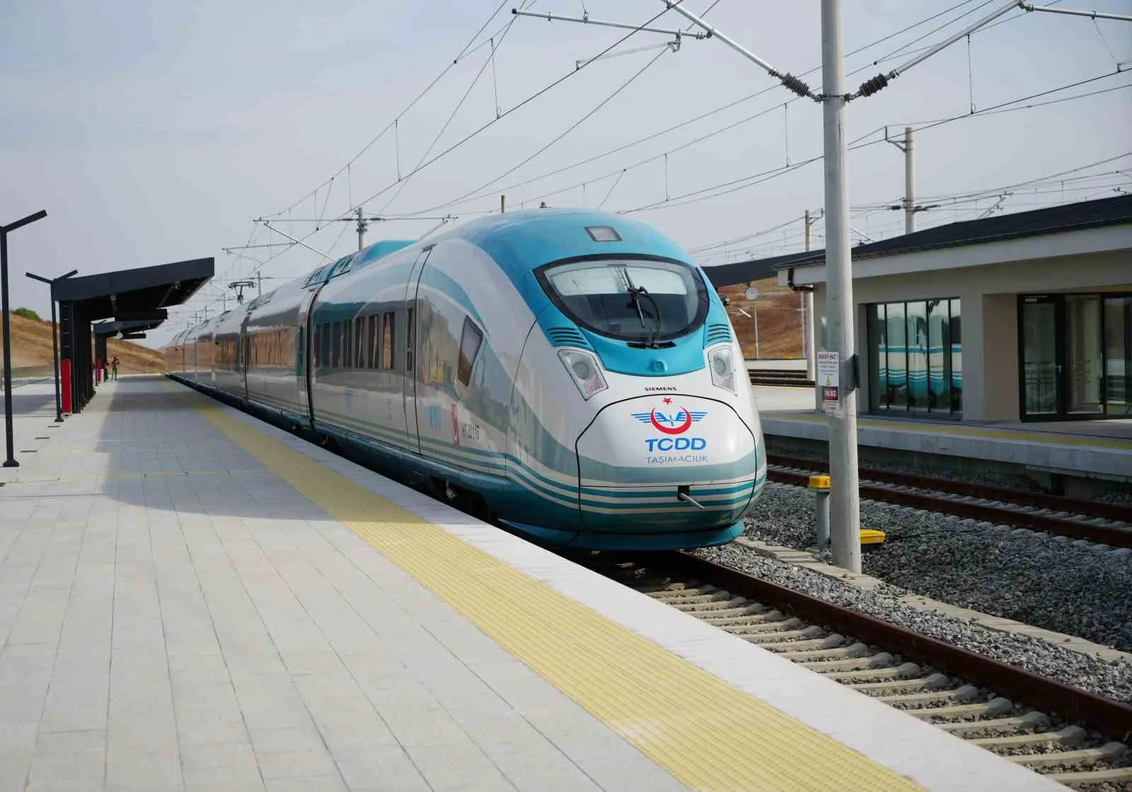 BAKAN URALOĞLU: "TEKİRDAĞ, KIRKLARELİ VE EDİRNE HIZLI TREN KONFORUNA KAVUŞUYOR"
