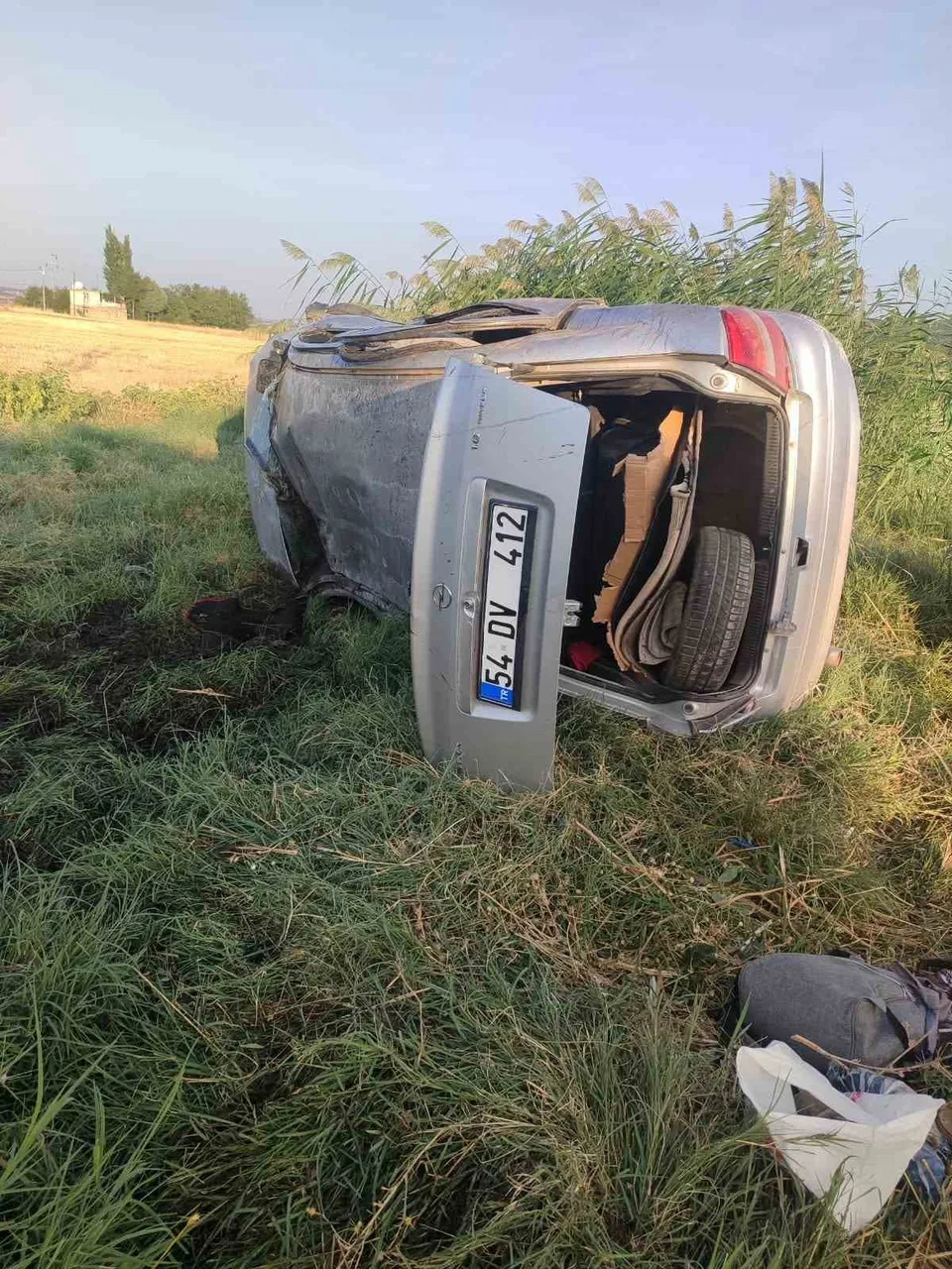 DİYARBAKIR'DA OTOMOBİLİN DEVRİLMESİ SONUCU MEYDANA GELEN TRAFİK KAZASINDA 4'Ü ÇOCUK 9 KİŞİ YARALANDI. (FOTOĞRAFLAR DIŞ KAYNAK)