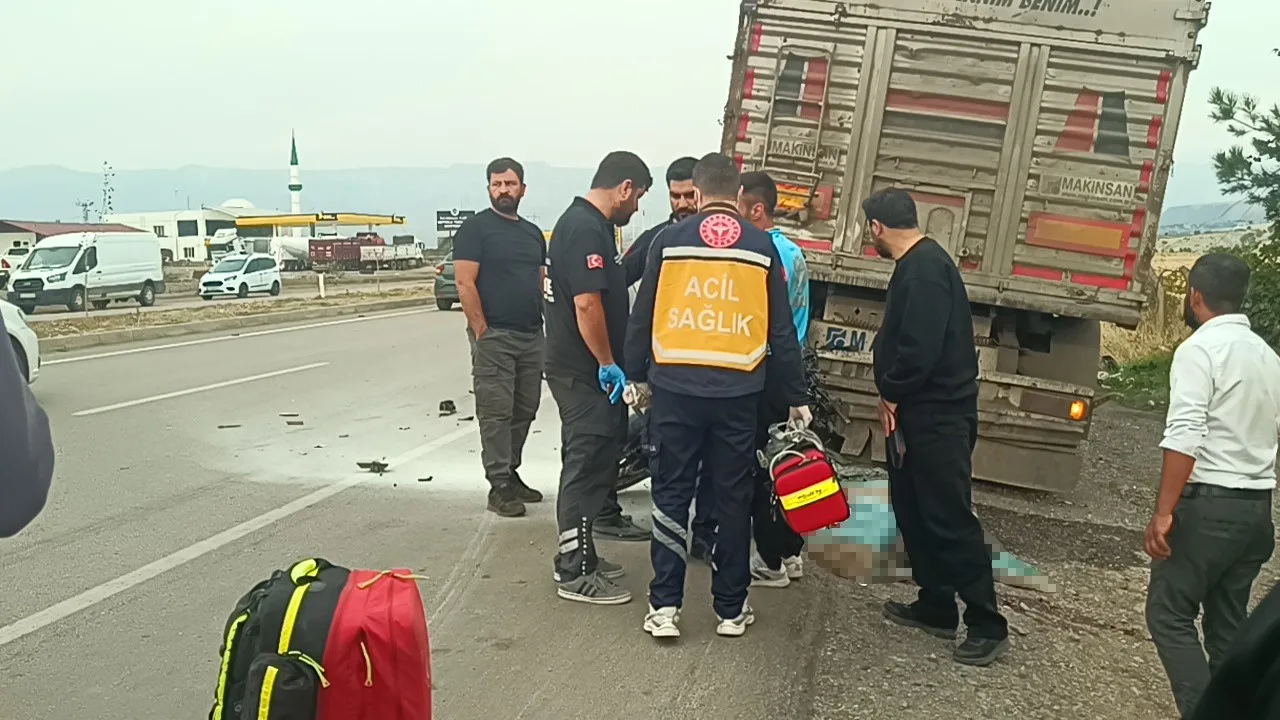 ŞIRNAK'TA MEYDANA MOTOSİKLET KAZASINDA SÜRÜCÜ HAYATINI KAYBETTİ.