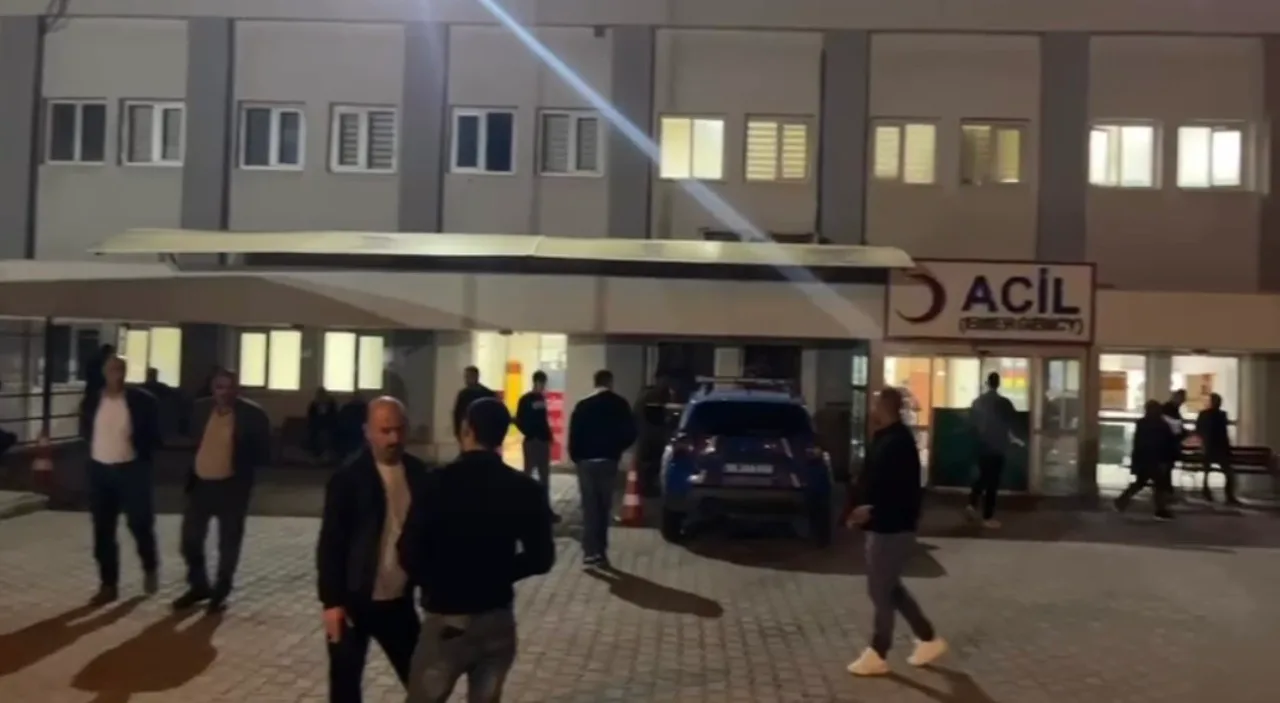 SİİRT’İN KURTALAN İLÇESİNDE GIDA ZEHİRLENMESİ ŞÜPHESİYLE HASTANEYE KALDIRILANLARIN SAYISI 34’Ü ÖĞRENCİ OLMAK ÜZERE 40’A YÜKSELDİ.