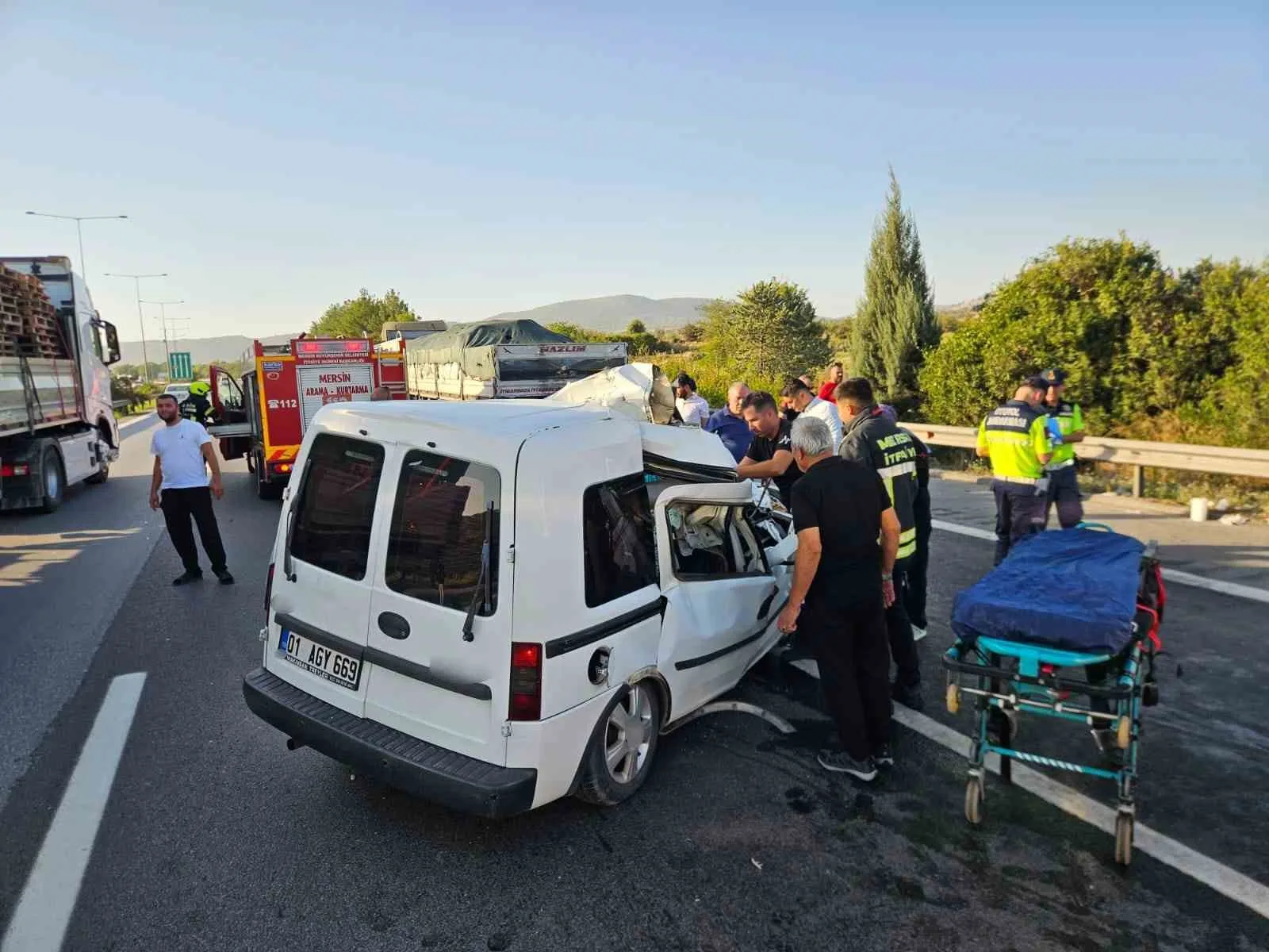 MERSİN’DE OTOMOBİLİN ÇEKİCİYE ARKADAN ÇARPMASI SONUCU MEYDANA GELEN TRAFİK KAZASINDA 2 KİŞİ HAYATINI KAYBETTİ, 1 KİŞİ YARALANDI.