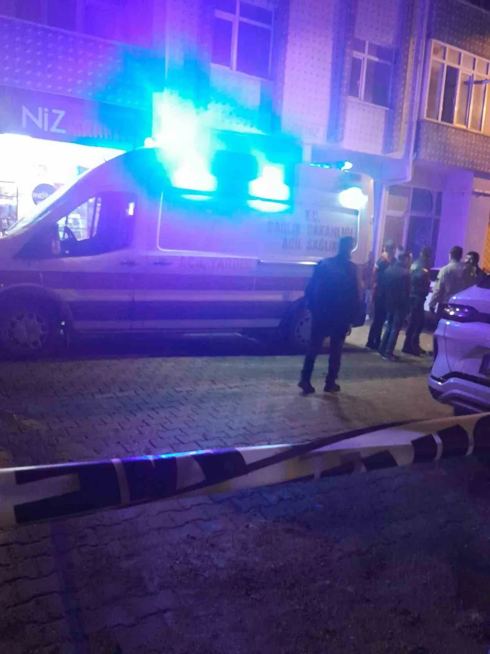 KIRKLARELİ’NİN VİZE İLÇESİNDE YAŞANAN OLAYDA, EŞİNİ SİLAHLA VURARAK ÖLDÜREN KİŞİ, ARDINDAN AYNI SİLAHLA KENDİSİNİ VURDU.