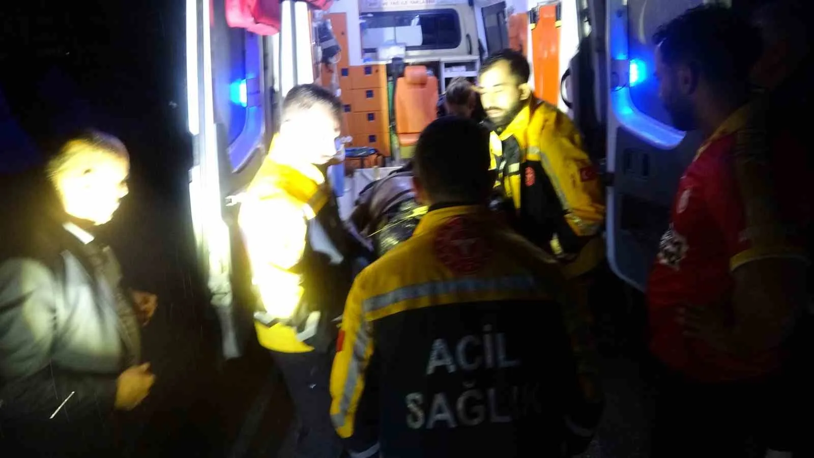 ANTALYA'DA HORTUMUN VURDUĞU 2 KONTEYNERDEKİ İŞÇİLERDEN 5'İ HAYATINI KAYBETTİ, 1 İŞÇİ YARALANDI.