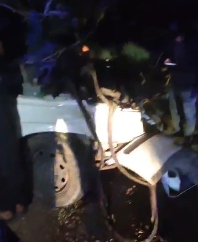 GAZİANTEP’TE TARIM İŞÇİLERİNİ TAŞIYAN MİNİBÜS İLE OTOMOBİL ÇARPIŞTI: 1 ÖLÜ, 7 YARALI