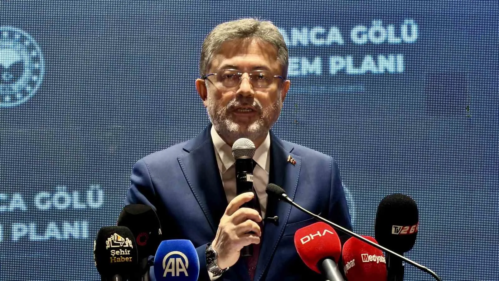TARIM VE ORMAN BAKANI İBRAHİM YUMAKLI, TÜRKİYE’DE KİŞİ BAŞINA DÜŞEN KULLANILABİLİR SU MİKTARININ 1.297 METREKÜPE GERİLEDİĞİNİ AÇIKLAYARAK SU STRESİ UYARISINDA BULUNDU.