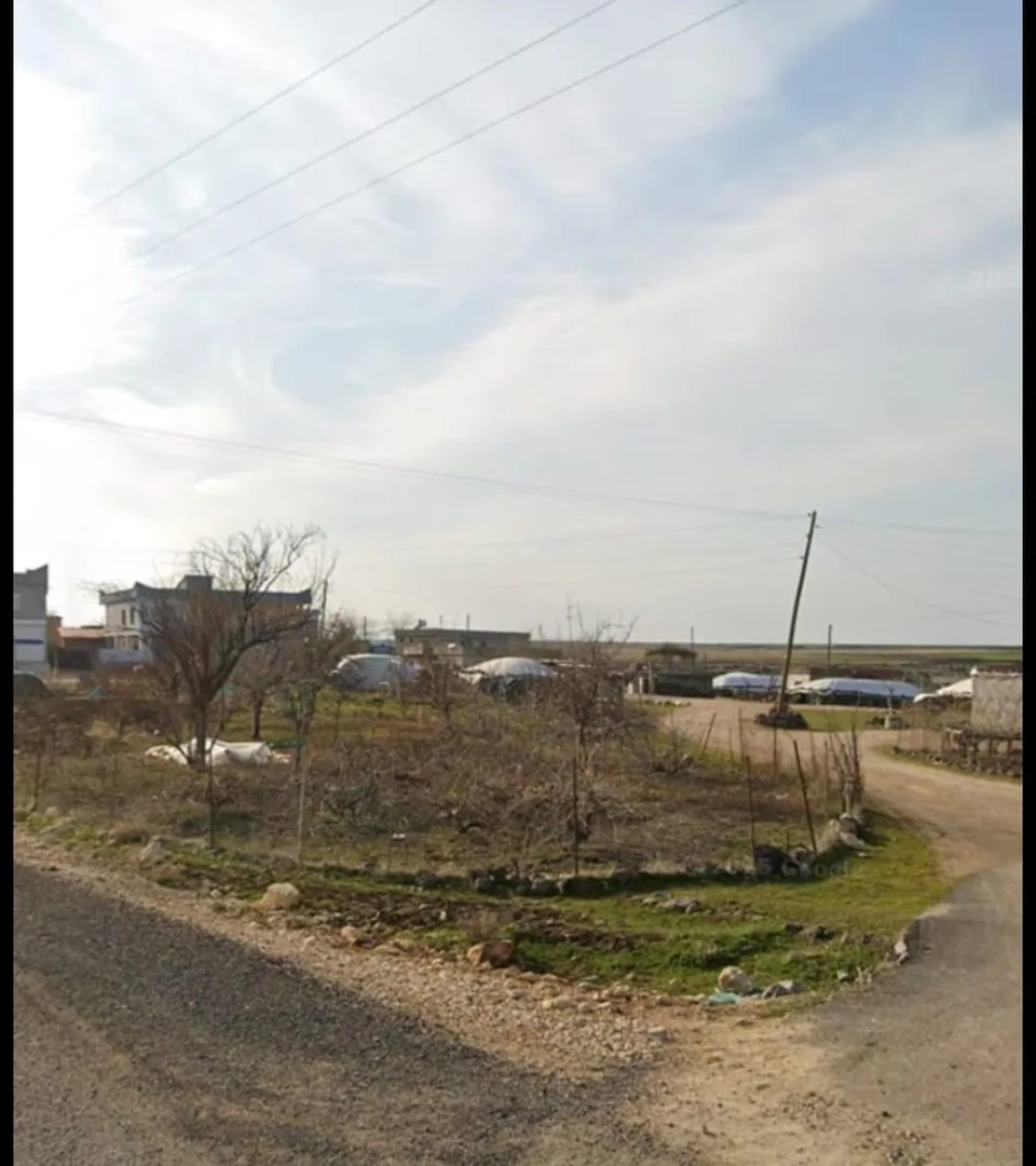 DİYARBAKIR’IN ÇINAR İLÇESİNDE İKİ AİLE ARASINDA ARAZİ MESELESİ NEDENİ İLE ÇIKAN SİLAHLI KAVGADA 6 KİŞİ YARALANDI. YARALILARDAN 3’ÜNÜN OLAYI YATIŞTIRMAK İÇİN ALANDA BULUNDUĞU ÖĞRENİLDİ.